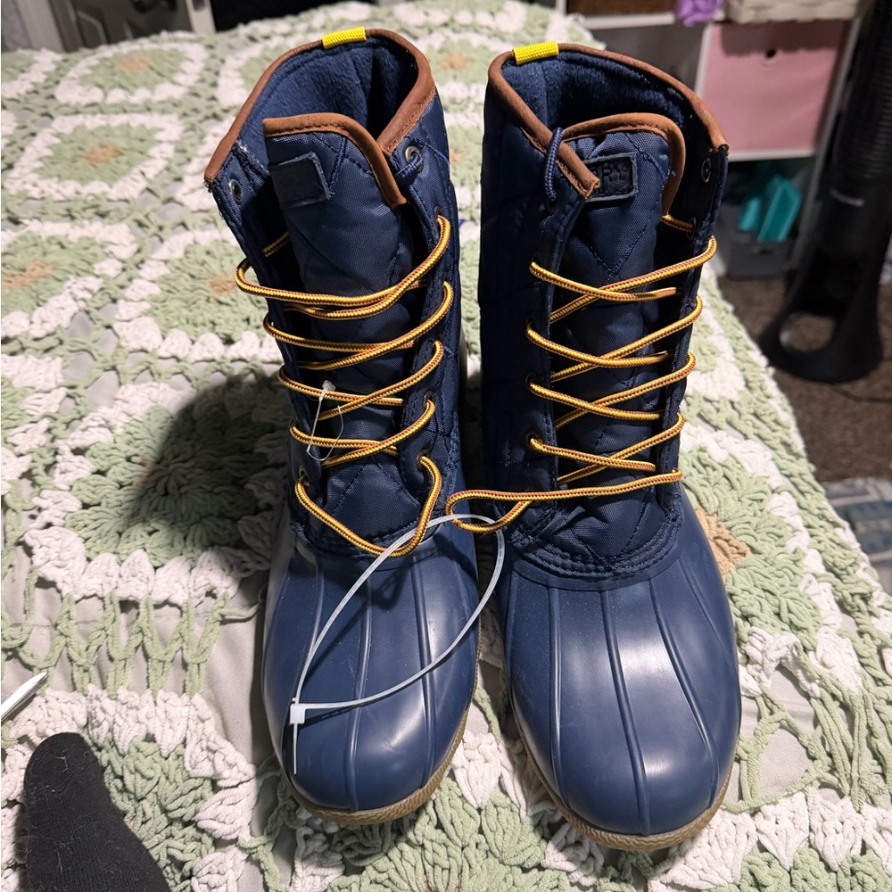 ❣️🤙🏽Sperry Navy and Tan Men's Boots